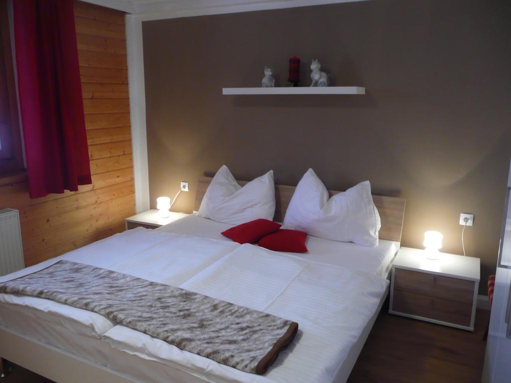 Vila Haus Rosi Uttendorf Pokoj fotografie